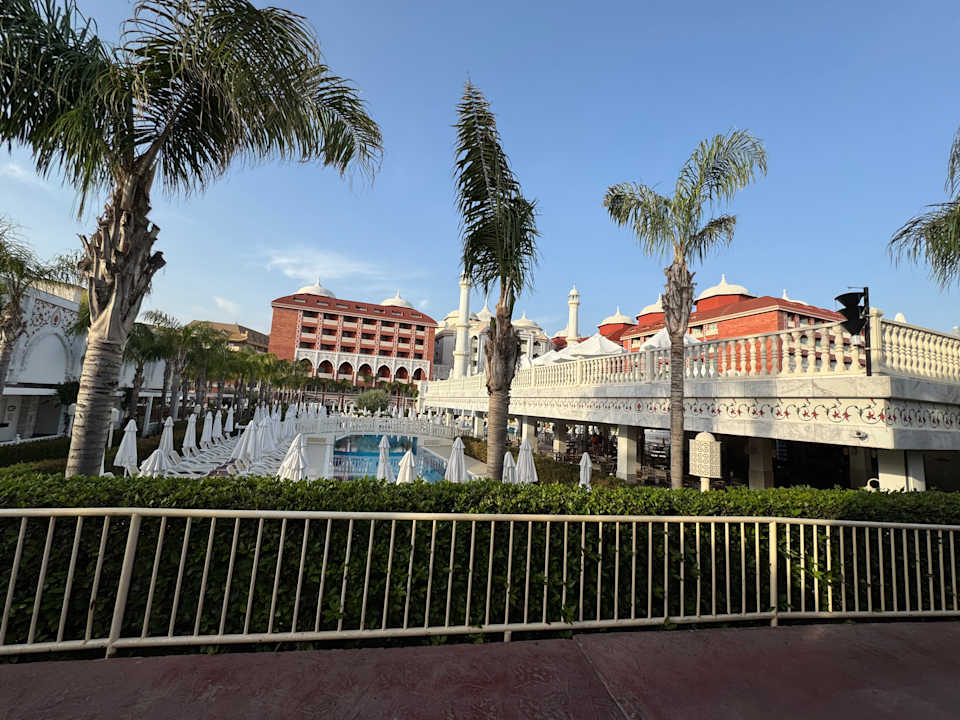 Außenansicht Royal Taj Mahal Hotel