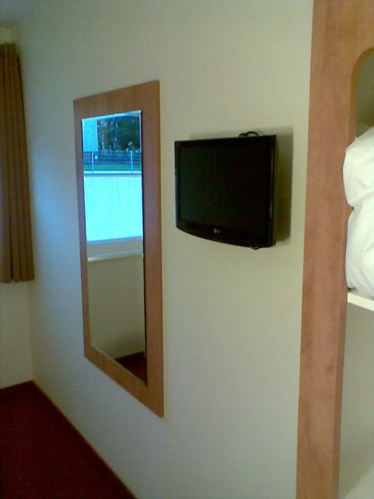 Zimmer mit dem Fern B&B Hotel Stuttgart-City