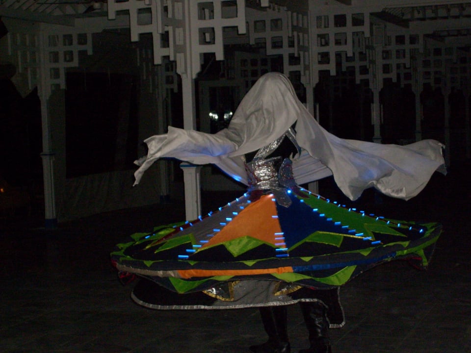 Tanoura-Tänzer beim Vip Lounge Dinner The Grand Hotel Hurghada
