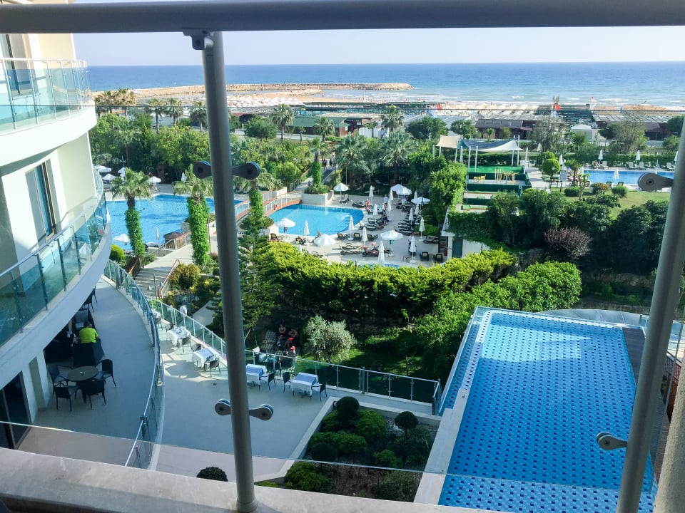 Ausblick Commodore Elite Suites & Spa - Adults only