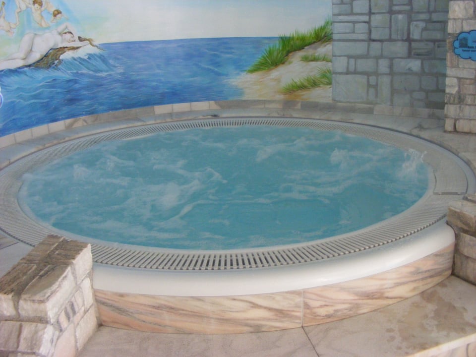 Whirlpool mit Massage- und Luftdüsen Hotel Germania Gastein