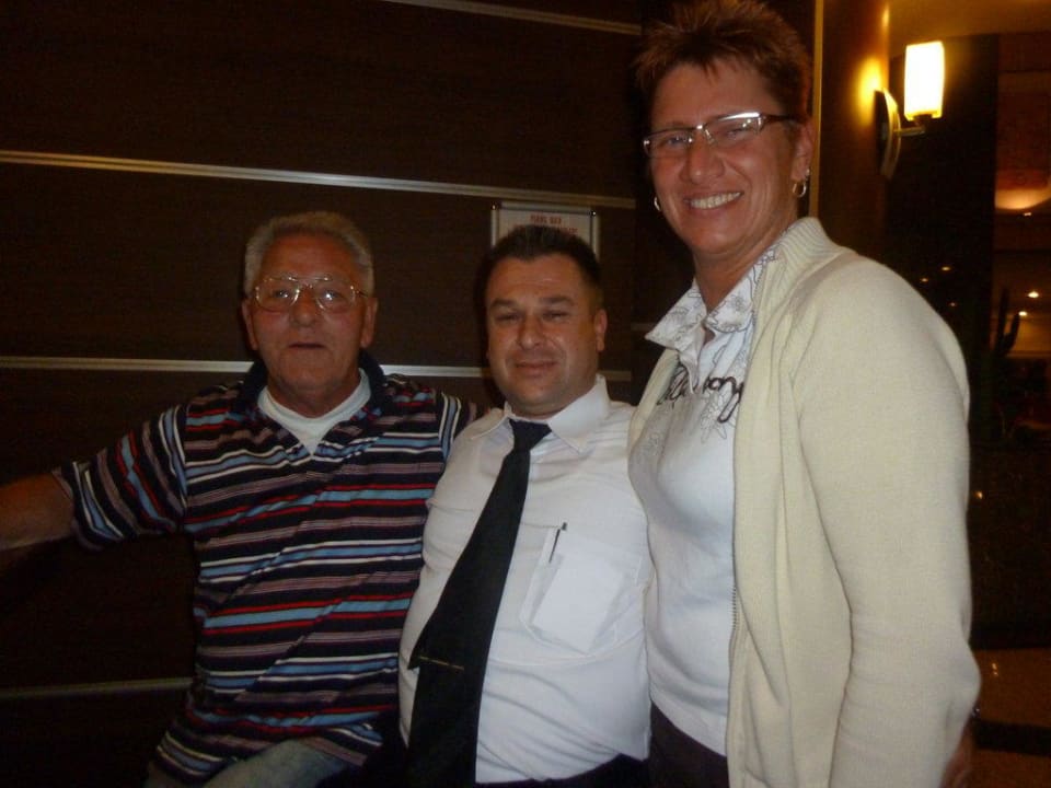 Maitre d`Hotel Ercan Cay Hane Family Resort