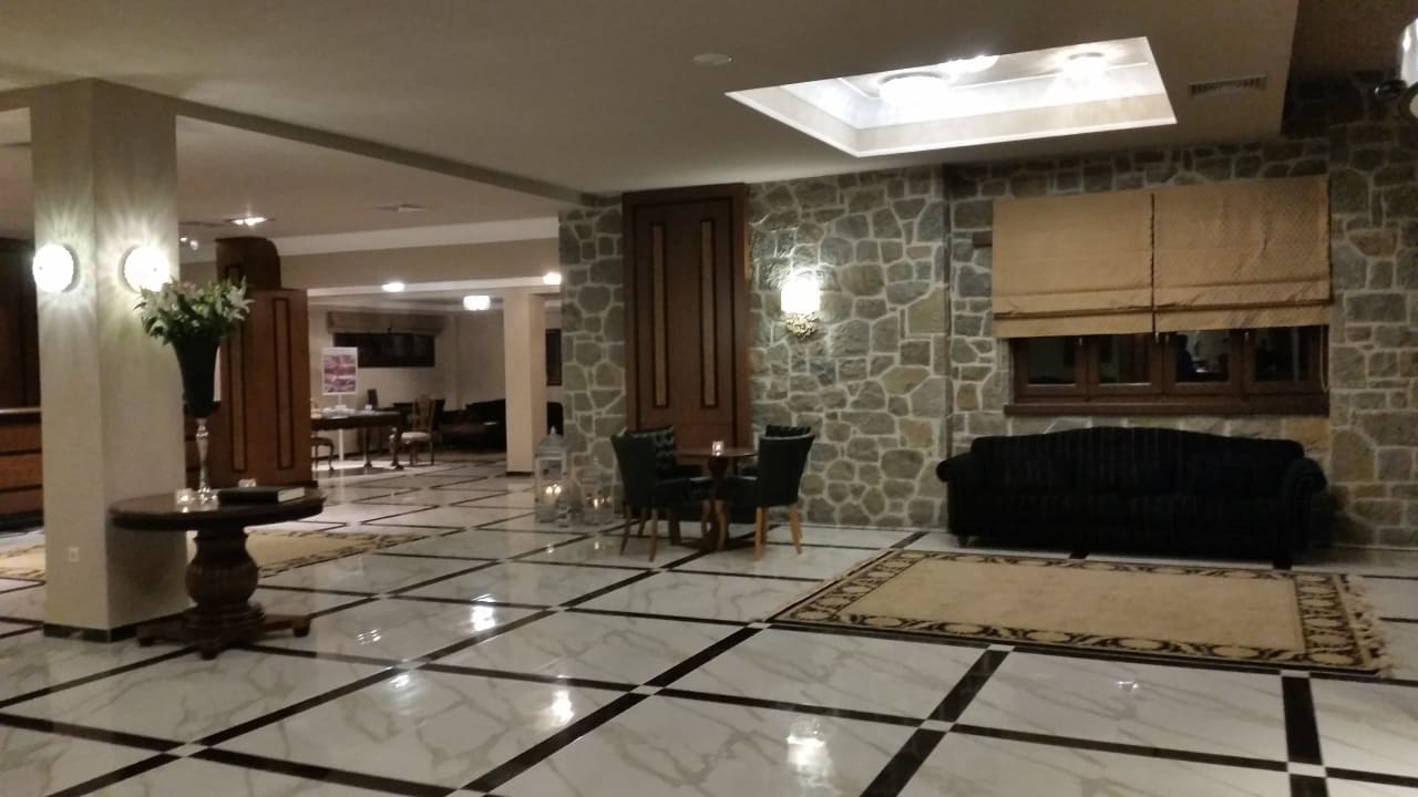 Lobby Grand Meteora Hotel
