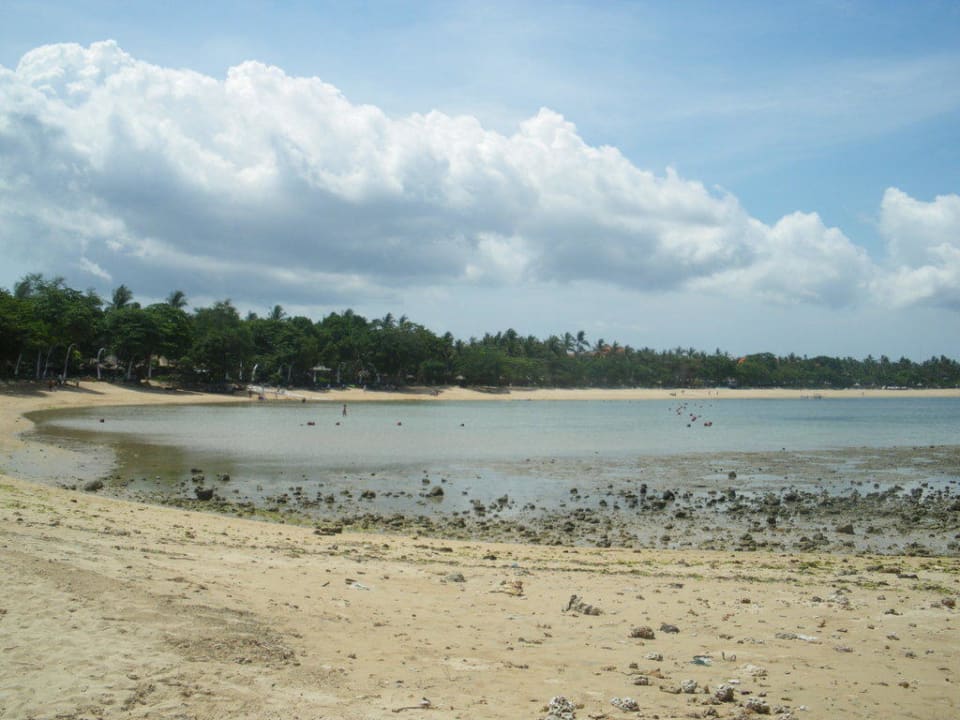 Strand bei Ebbe Paradisus by Melia Bali