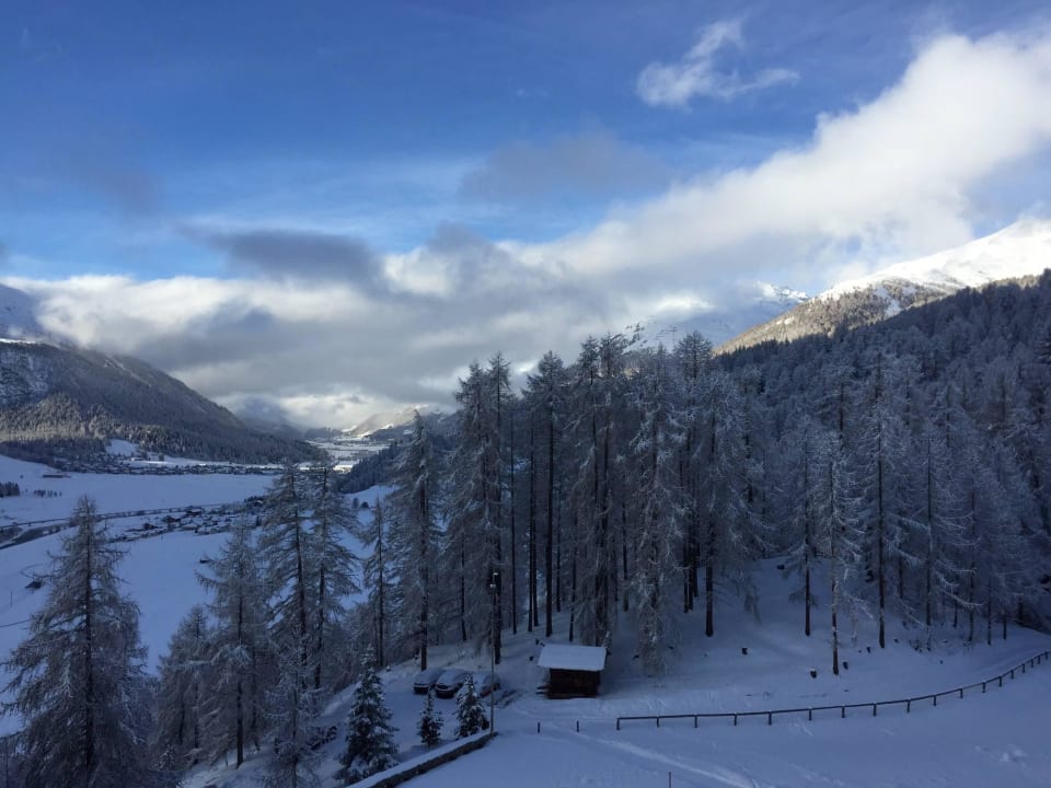 Morgenstimmung im Engadin Hotel Castell