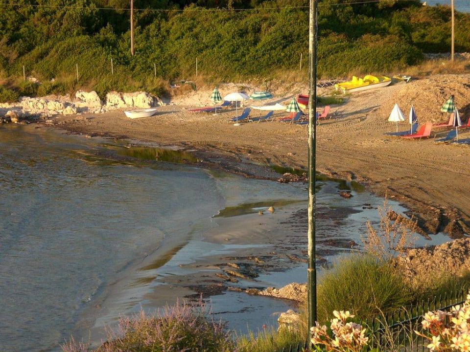 Der nicht schöne "rechte" Strand Hotel Mareblue Beach