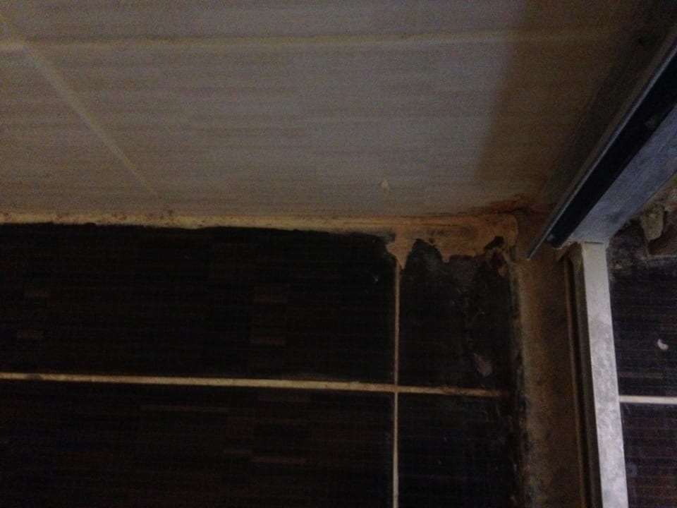 Unschön - die Silikonversiegelung in der Dusche My Aegean Star Hotel