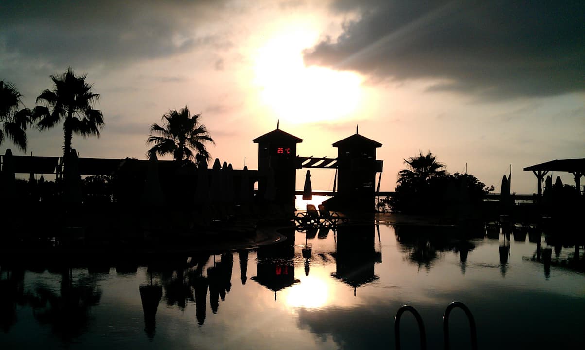 Abends Crystal Flora Beach Resort