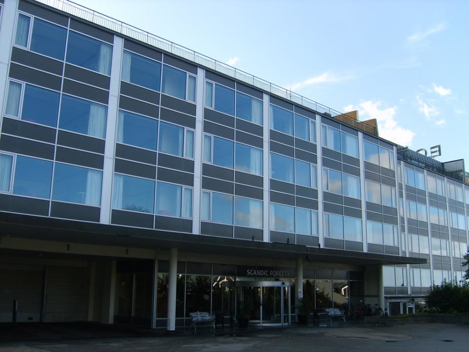Hoteleingang Hotel Scandic Foresta