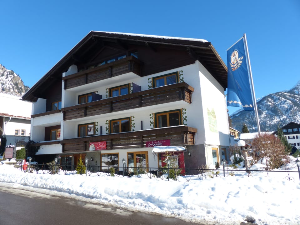 Außenansicht Hotel Restaurant Amadeus