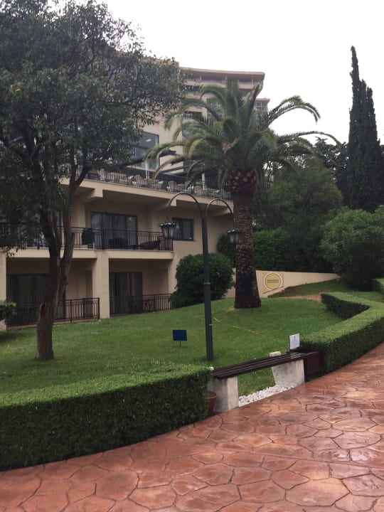 Gartenanlage Iberostar Waves Bellevue