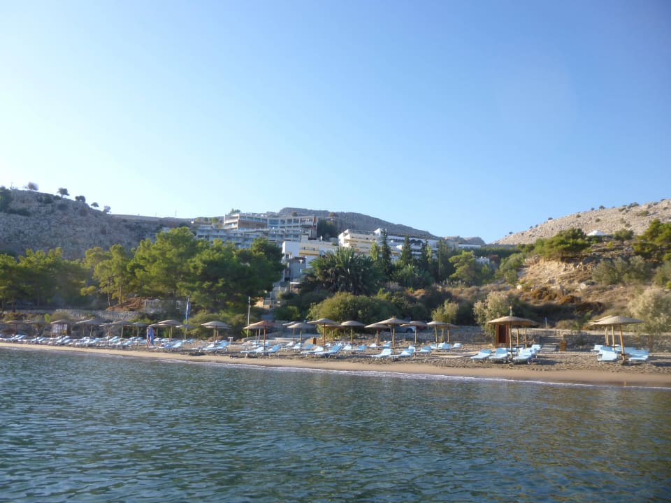 Hotel und Strand vom Meer aus Lindos Mare, Seaside Hotel