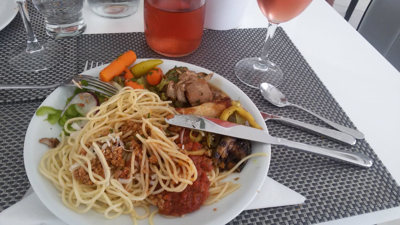 Lunch Asterias Beach Resort