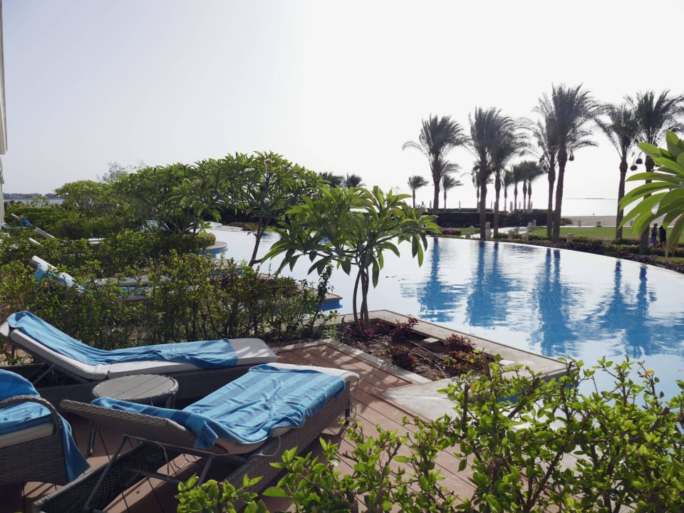 Terrasse der Swimup-Suite Baron Palace Sahl Hasheesh