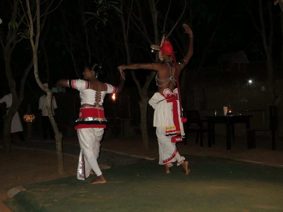 Das neue "Mango Tree Village" Tanz zum Abendbuffet Club Hotel Dolphin