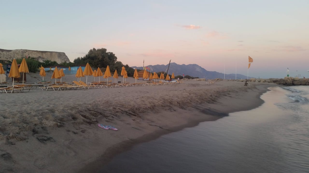 Strand abends Porto Bello Beach