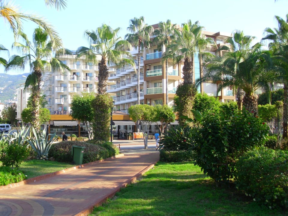 Weg zum Strand Riviera Hotel & Spa