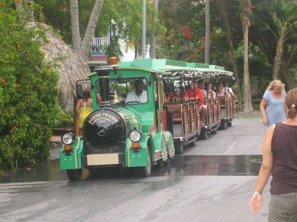 Die Bimmelbahn - echt Cool! Grand Palladium Select Bávaro Resort & Spa