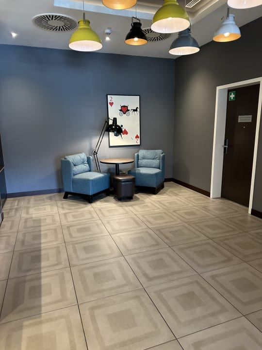 Lobby Premier Inn Saarbrücken City Congresshalle