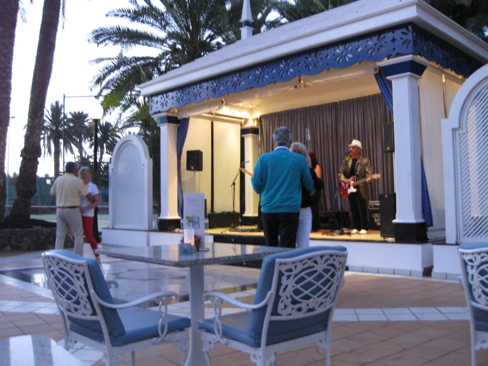 Abends  ist Programm oder Tanz Hotel Riu Palace Oasis