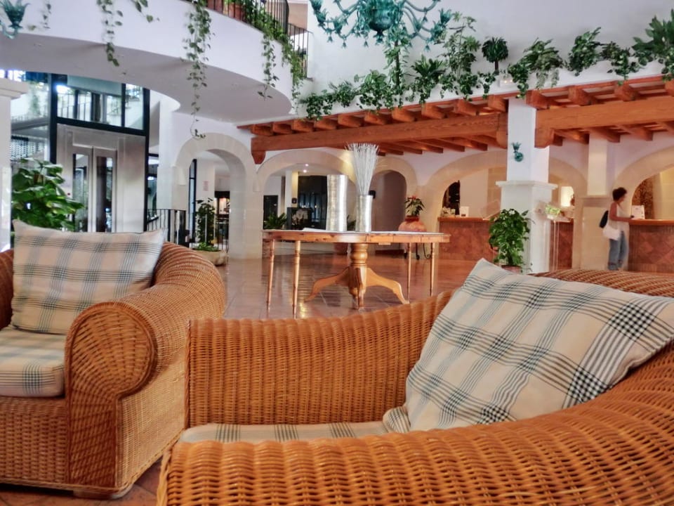 Lobby Royal Son Bou Family Club