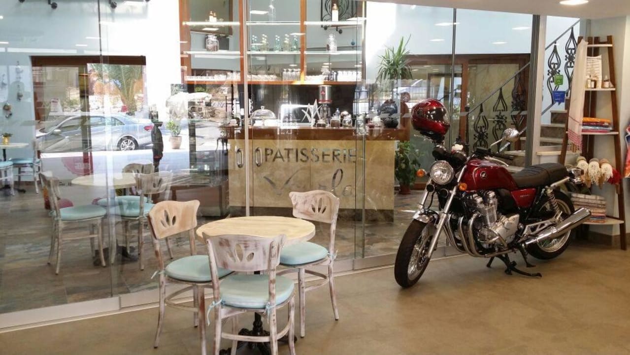 Lobby & patisserie Maison Vourla Hotel