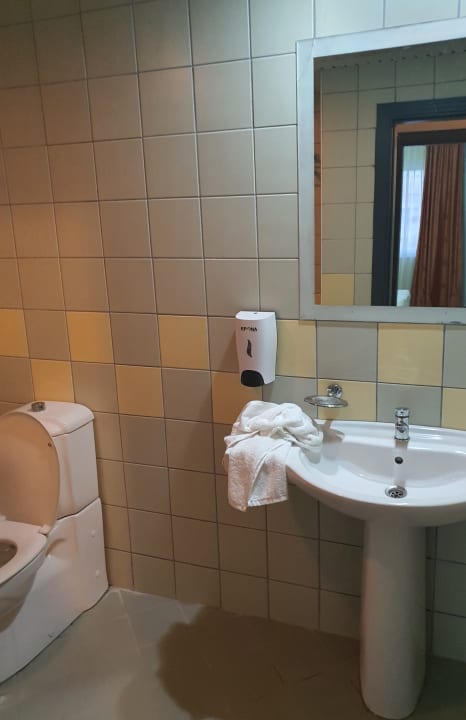 Zimmer Grand Alisa Hotel