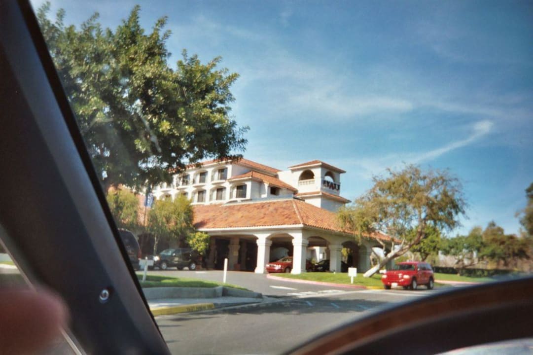 Front Hotel Hyatt Westlake Plaza