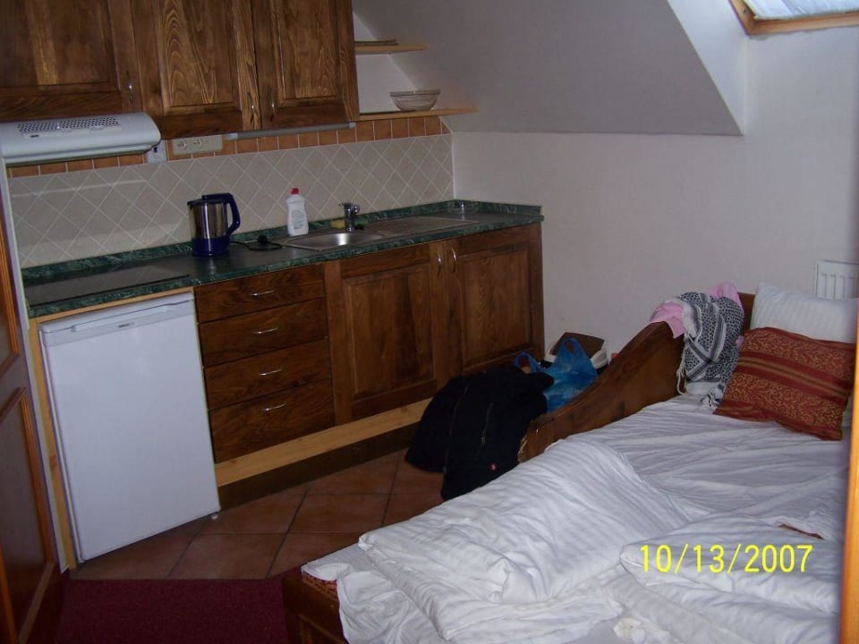 Zimmer 1 mit Küche Sporthotel Pomi