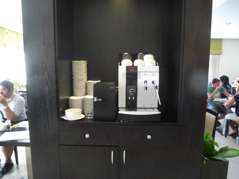 Hier gabs Kaffee Hotel Holiday Inn Express Jumeirah