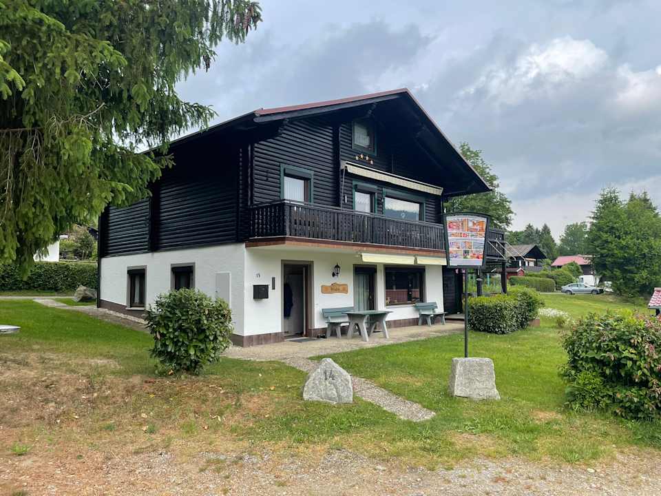 Außenansicht Feriendorf Am Hohen Bogen - Haus 14  Reiser
