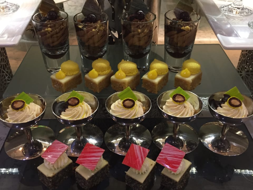 Restaurant Acanthus Cennet Barut Collection