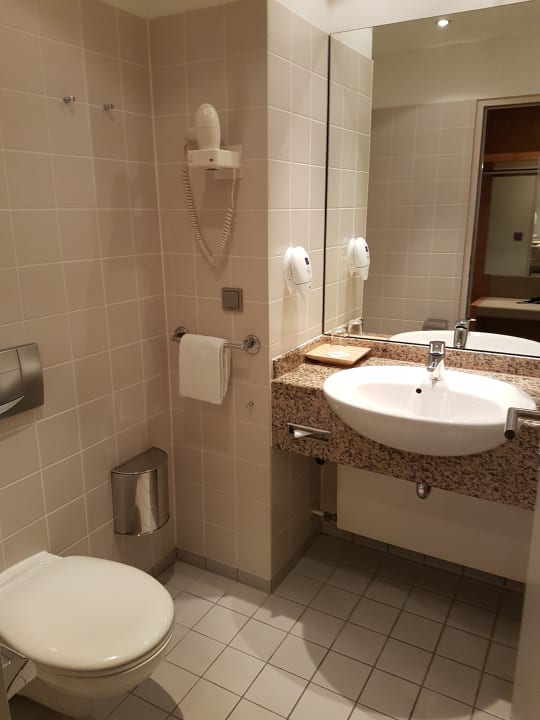 Zimmer Lindner Düsseldorf Airport, part of JdV by Hyatt