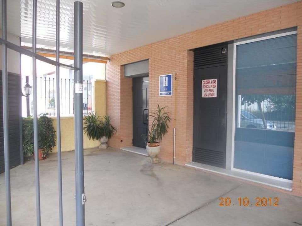 Entrada del hostal Hostel Hnos Zamora