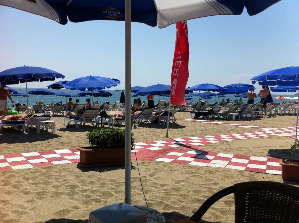Am sehr schönen Kleopatrastrand Strand Tac Premier Hotel & Spa
