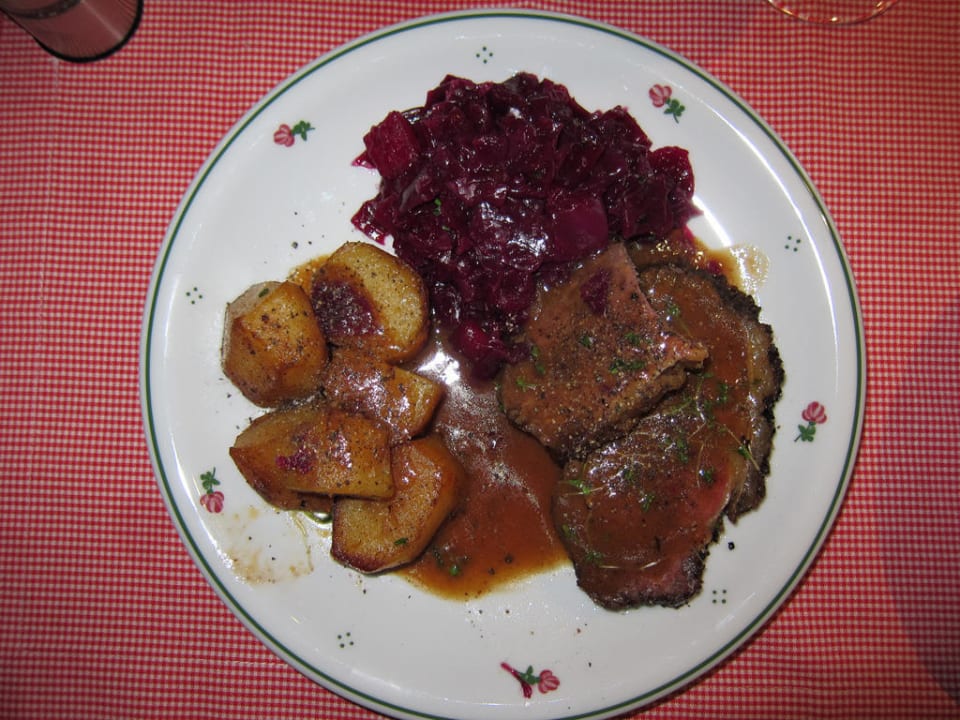 „Rücken vom Galloway-Rind aus eigener Zucht“ PRIESTEREGG Premium ECO Resort