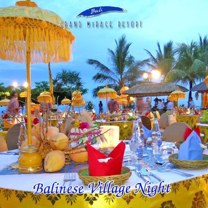 Buffet Dinner am Strand Hotel Grand Mirage Resort & Thalasso Bali