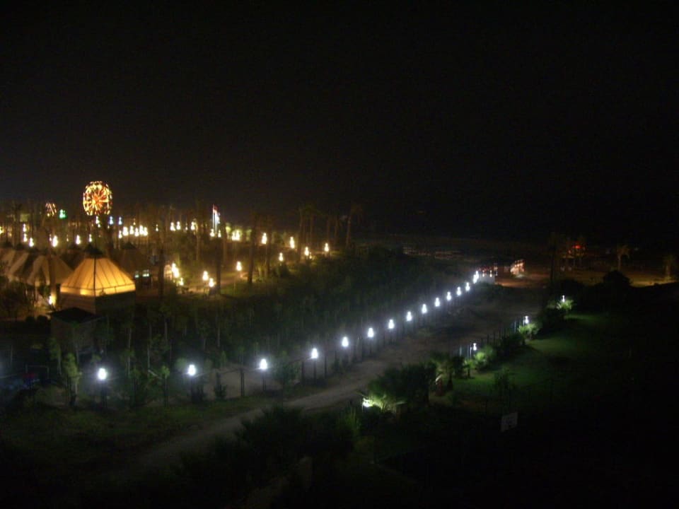 deep night photo Royal Atlantis Beach Hotel