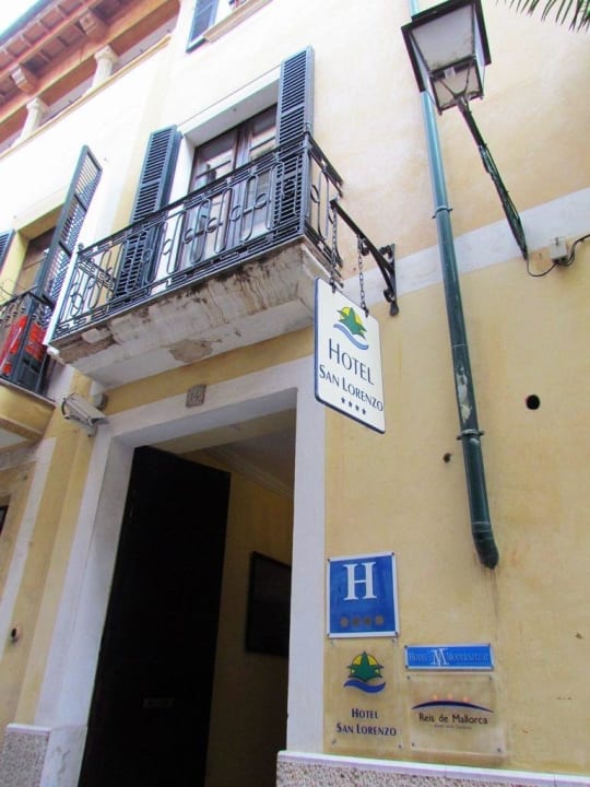 Entrance Hotel San Lorenzo