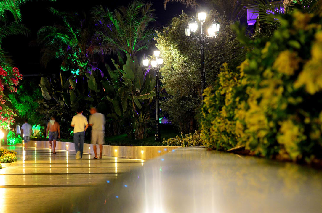 Widok nocny Dobedan Exclusive Hotel And Spa