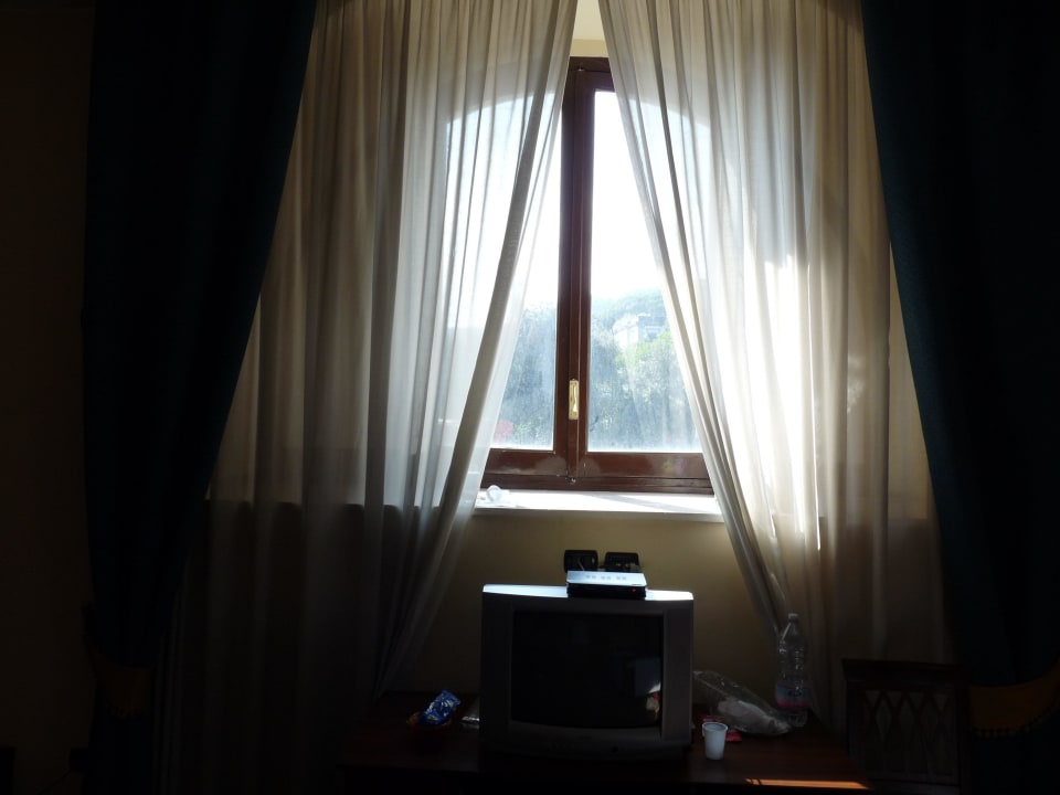 Zimmerfenster Grand Hotel Capodimonte