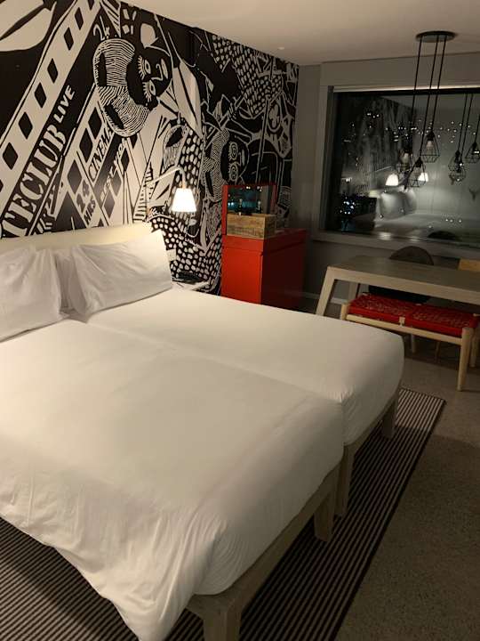 Zimmer Radisson RED Cape Town
