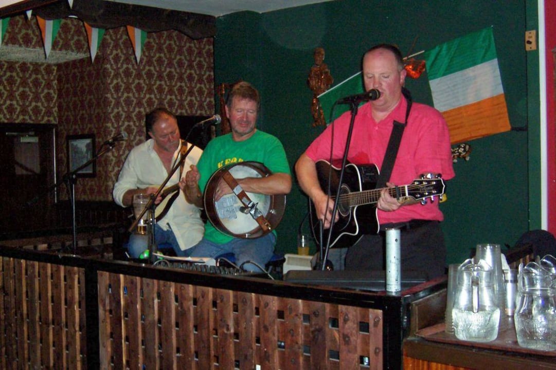 Danny Man Pub Hotel Eviston House