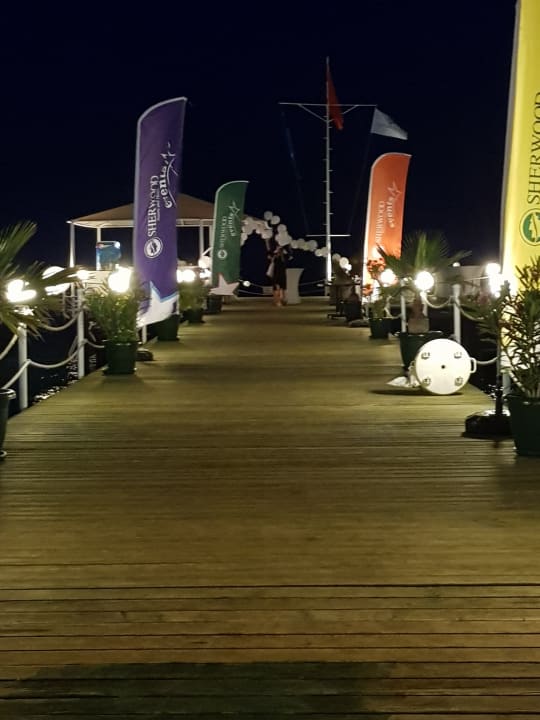 Strand Sherwood Exclusive Lara