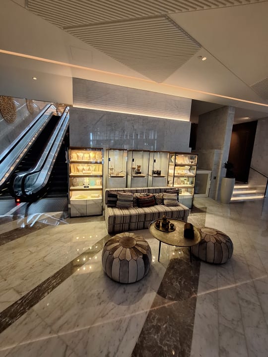 Lobby Al Bandar Rotana - Creek