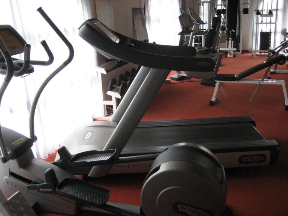 Fitnessraum Das Kaltschmid - Familotel Tirol