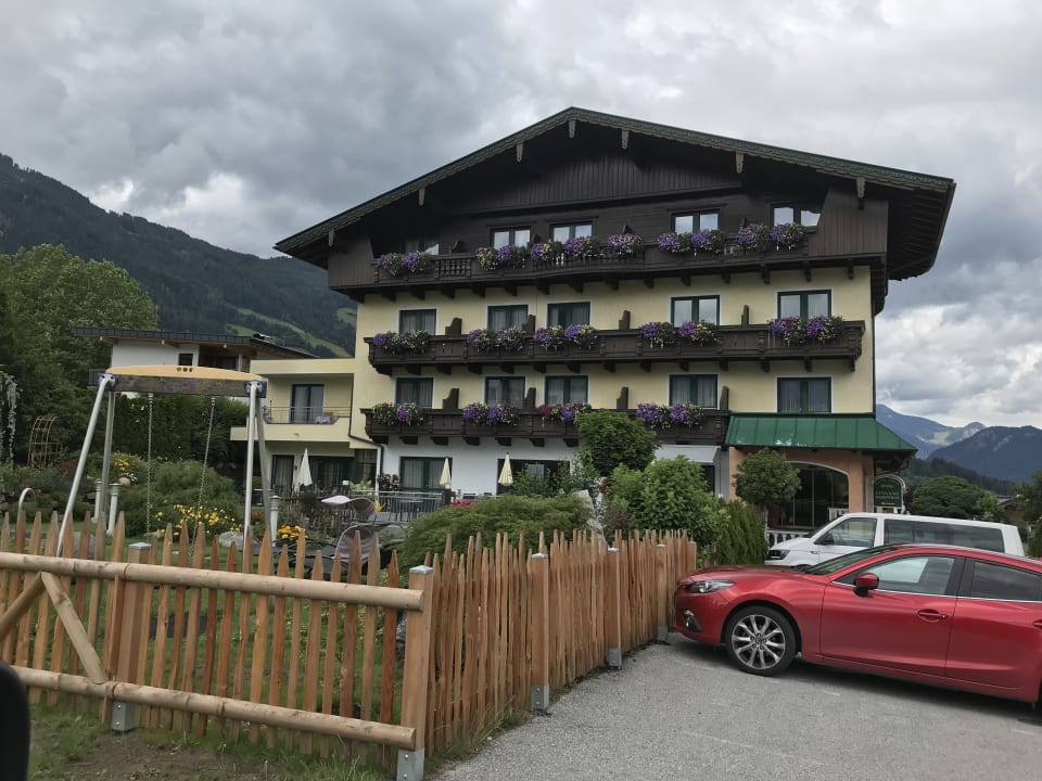 Außenansicht Hotel Landhaus Zillertal