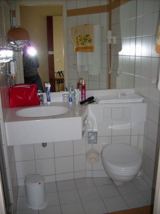 Badzimmer Essential by Dorint Hotel Köln-Junkersdorf