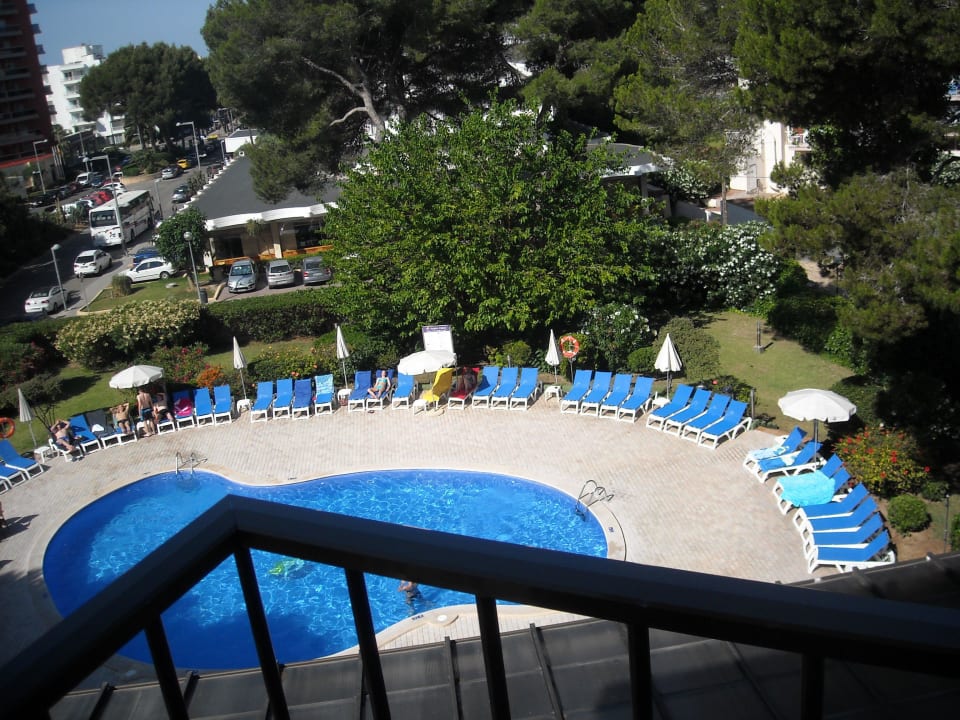 Pool zur Mittagszeit Hotel Pabisa Chico