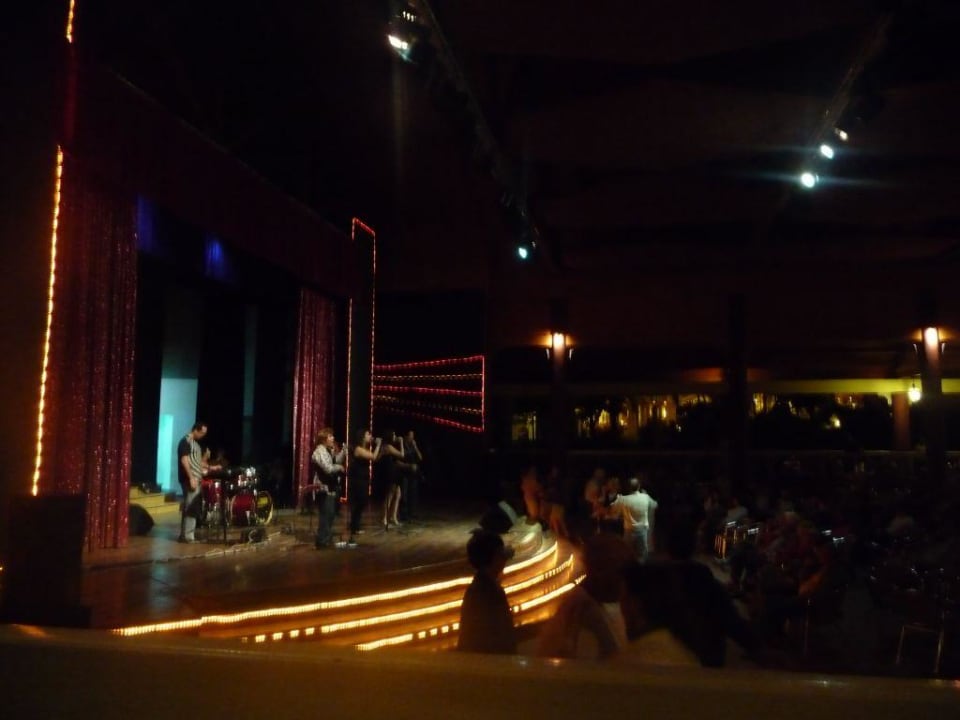 Abendshow im Theater Sol Rio De Luna y Mares